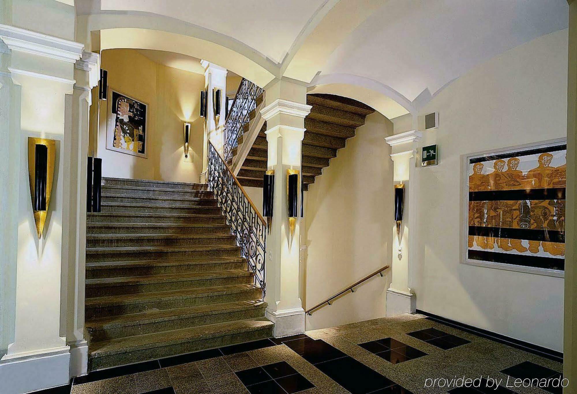 Hotel Berlin Ostbahnhof Interior photo